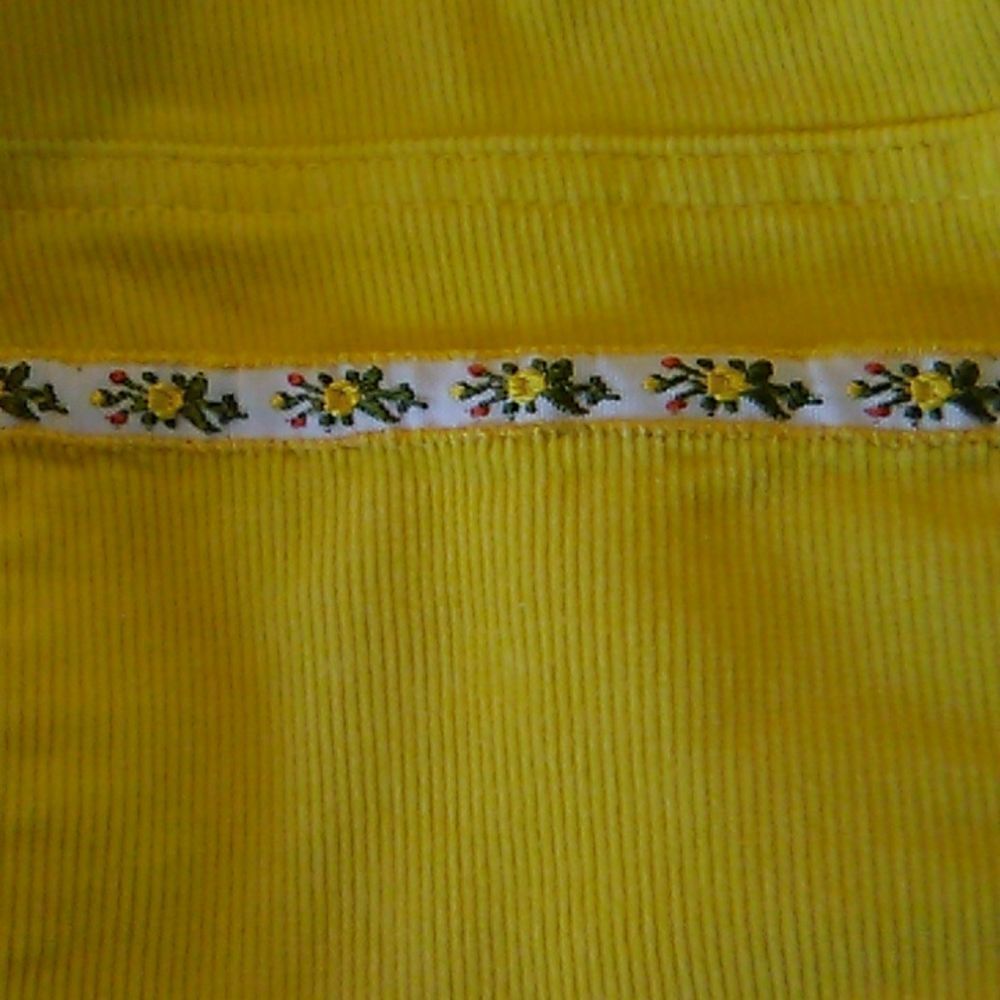 Bundle of Universal Thread and Gap Shorts - Picture 10 of 13